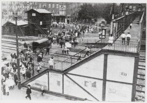 overweg Van Swindenstraat-Javastraat circa 1930