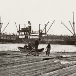 Werk in de Houthavens, 1930. Foto: Stadsarchief.