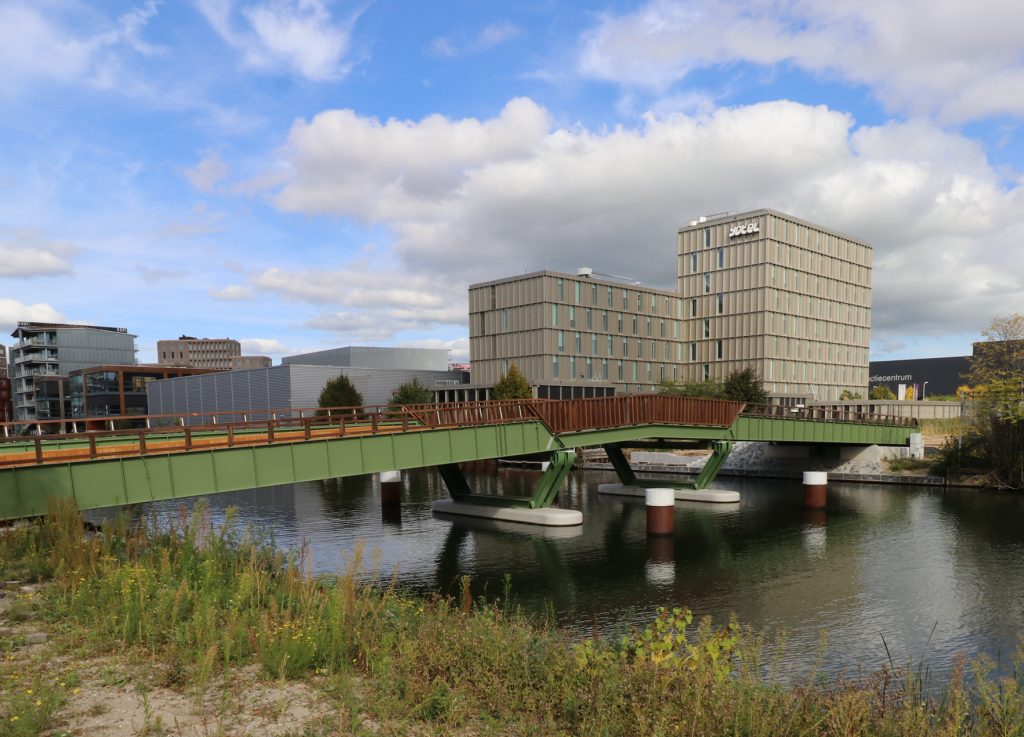 brug over het Tolhuiskanaal